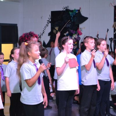 Year 6 Play (45)